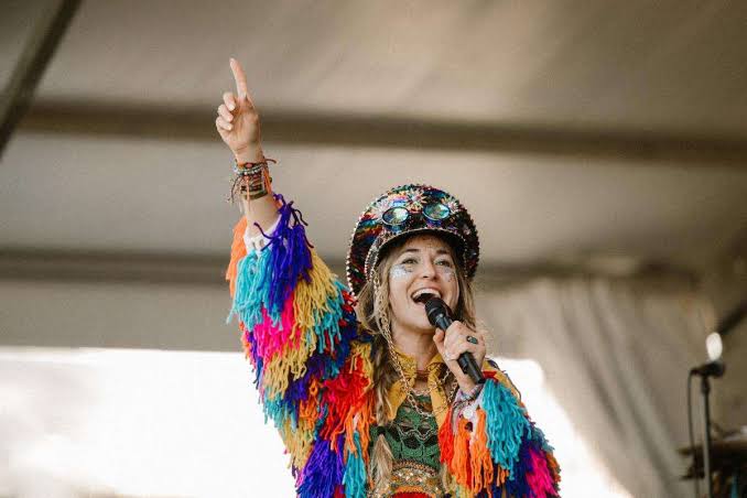 Lauren Daigle live performance